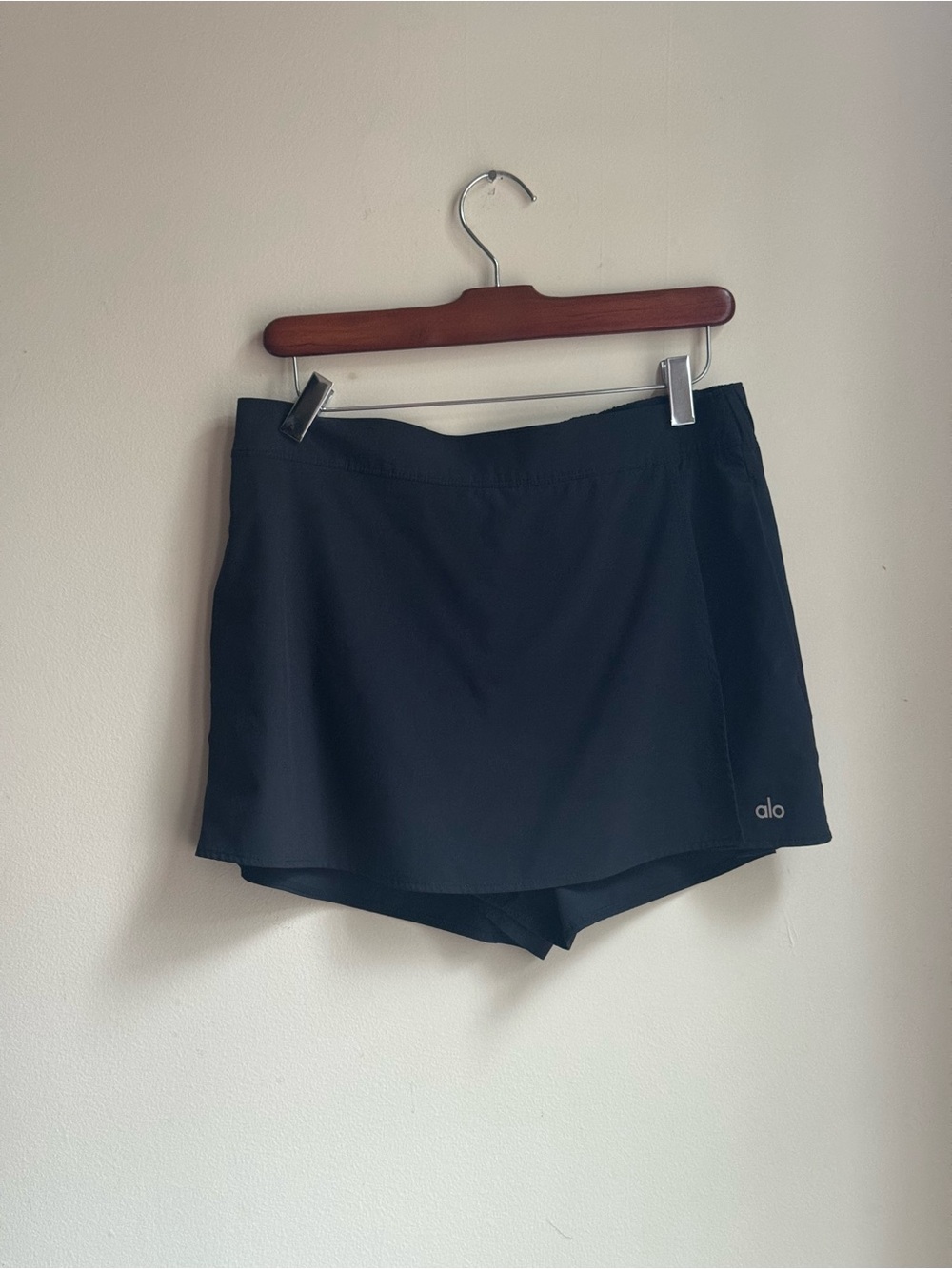 ALO Yoga Black Athletic Skort with Built-In Shorts
